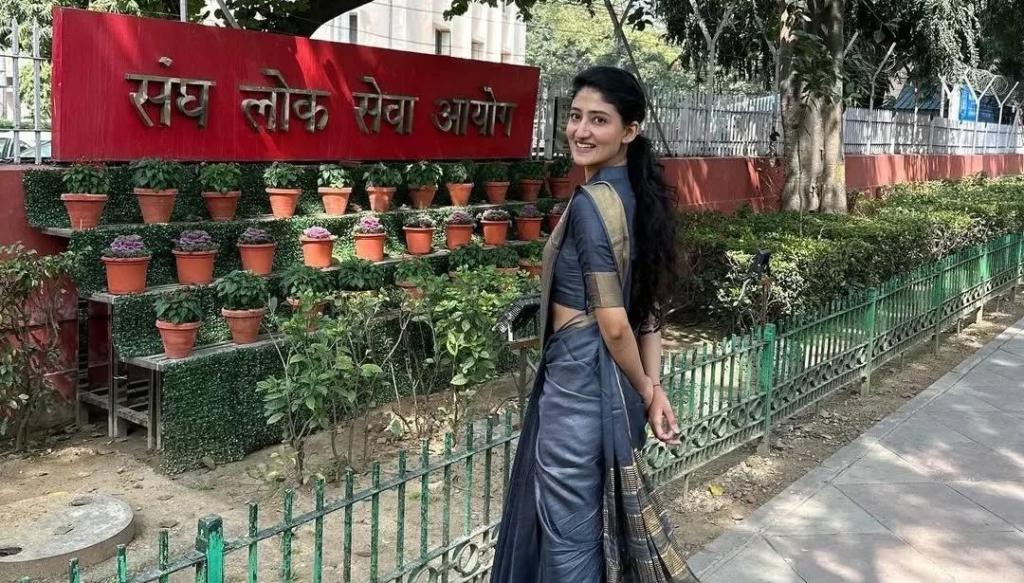 Breaking Barriers: The Inspiring Journey of IAS Neha Byadwal, India’s Youngest Female IAS Officer